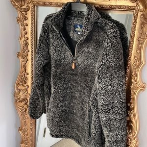 Women’s simply southern Sherpa pull over size Medium